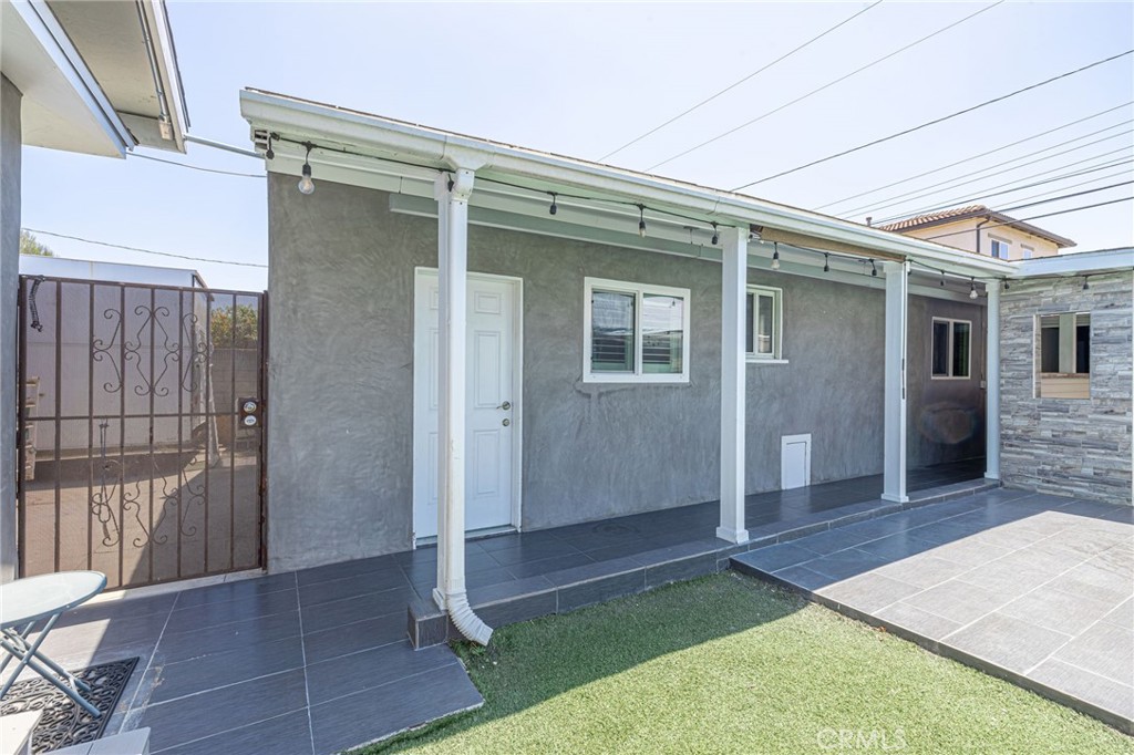 2548 East Washington Street Carson, CA 90810 - Photo 39 of 44 a view of front door of house