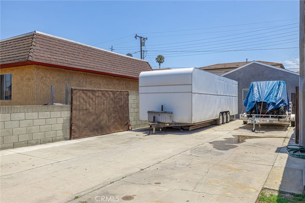2548 East Washington Street Carson, CA 90810 - Photo 4 of 44 a view of a house with patio