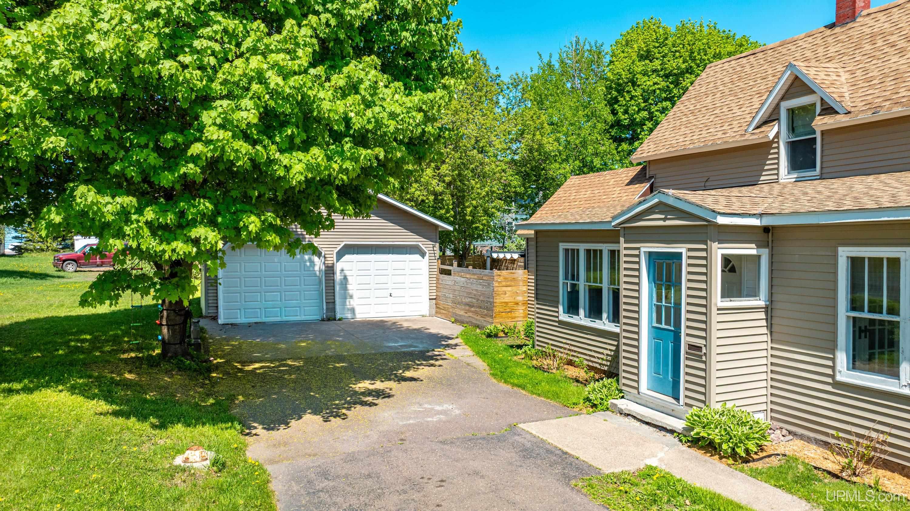 237 Kearsarge Street Calumet, MI 49913 - Photo 7 of 79