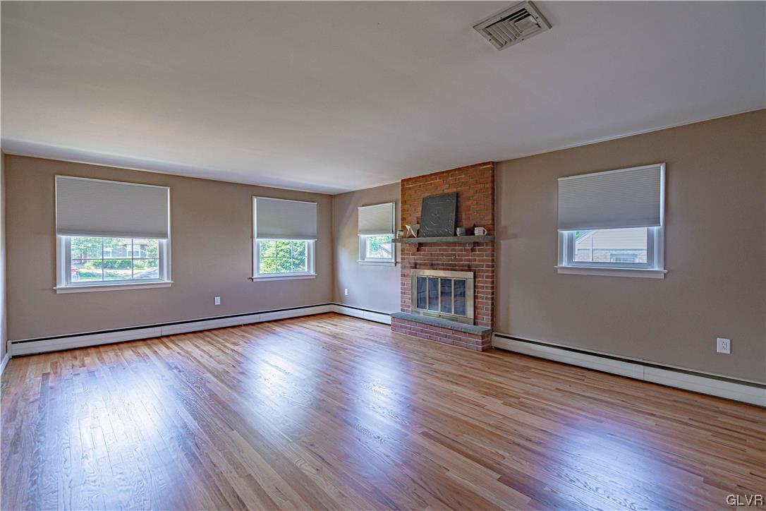 360 Barrett Road Emmaus, PA 18049 - Photo 6 of 28 Gallery Image 6