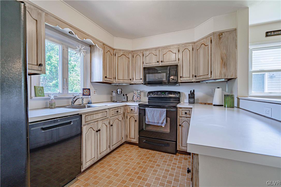 360 Barrett Road Emmaus, PA 18049 - Photo 8 of 28 Gallery Image 8