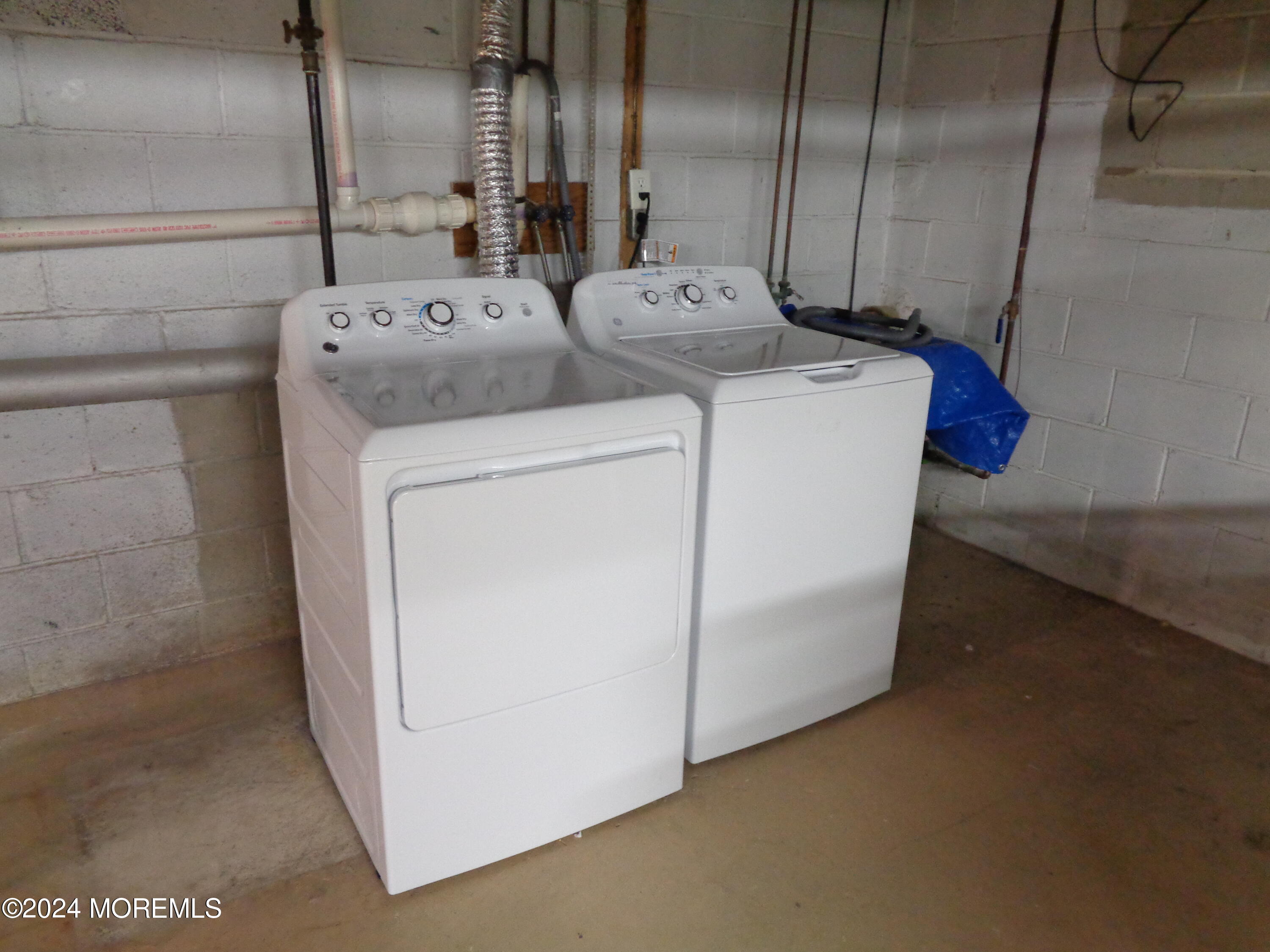 401 Springfield Avenue Pine Beach, NJ 08741 - Photo 18 of 24 a utility room with dryer and washer