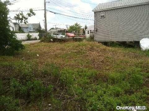 1-43 Broadway Queens, NY 11414 - Photo 6 of 8 a view of a backyard