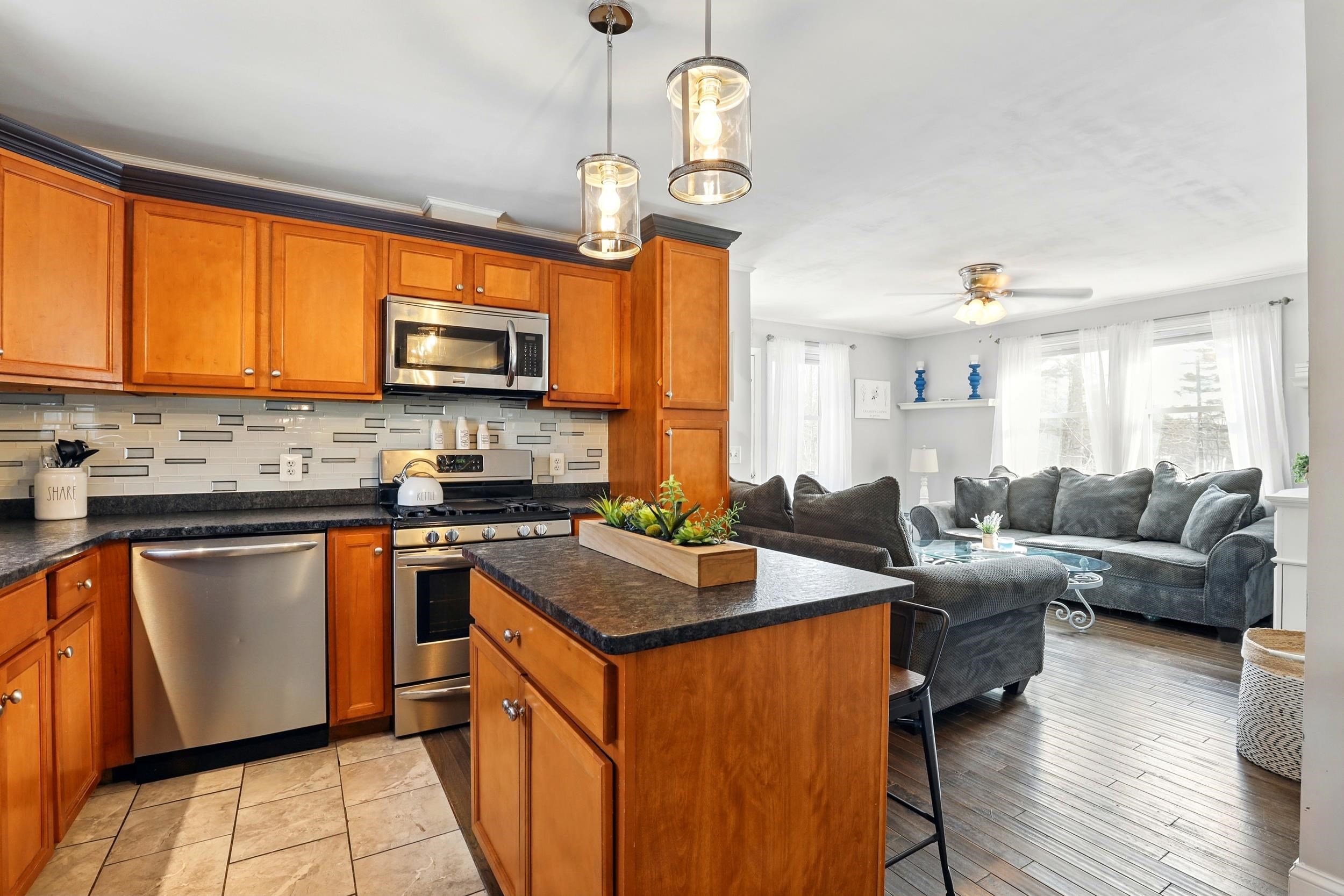 24 Berry Court Farmington, NH 03835 - Photo 2 of 41