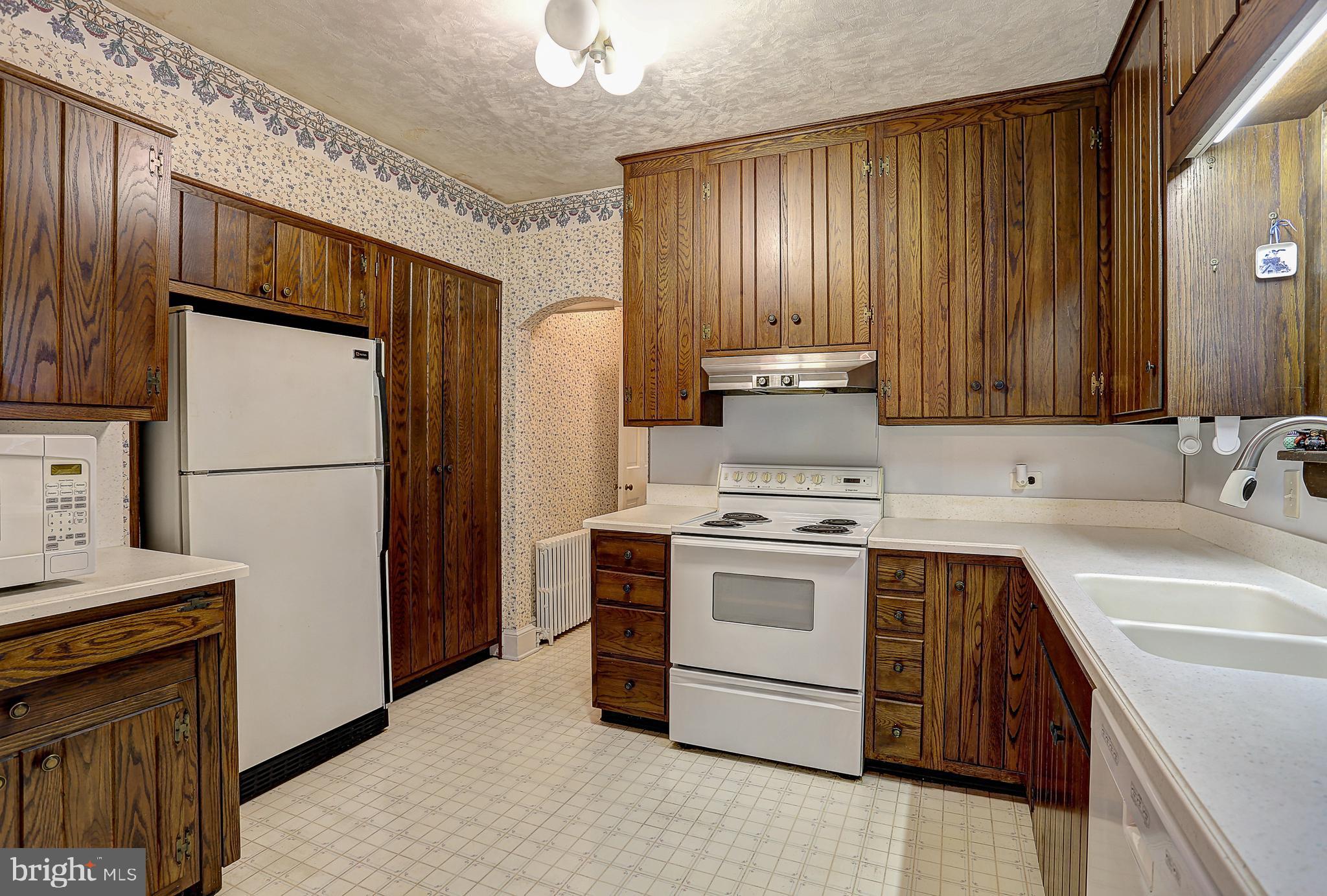 12 Ridge Road Westminster, MD 21157 - Photo 8 of 41 Main Level Kitchen