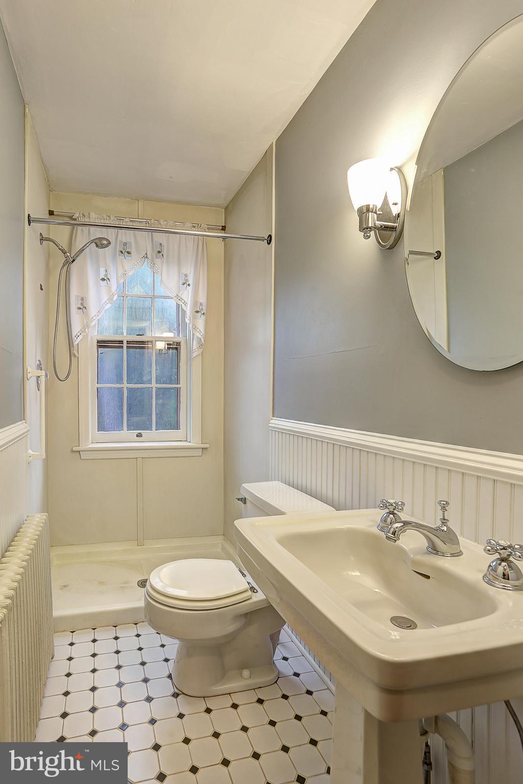 12 Ridge Road Westminster, MD 21157 - Photo 10 of 41 Main Level full bath