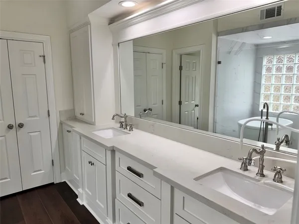 $2,800 | 3807 Summer Lane, Baytown, TX 77521
