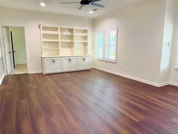 $2,800 | 3807 Summer Lane, Baytown, TX 77521