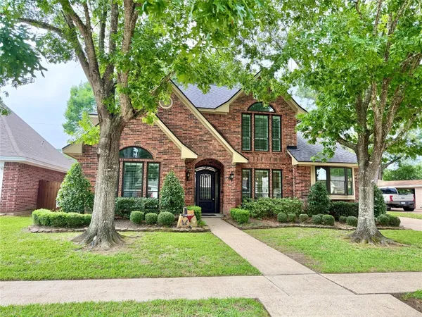 $2,800 | 3807 Summer Lane, Baytown, TX 77521