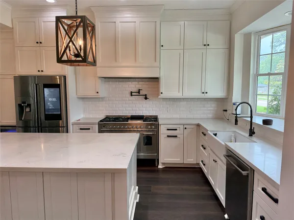 $2,800 | 3807 Summer Lane, Baytown, TX 77521
