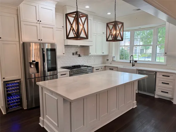 $2,800 | 3807 Summer Lane, Baytown, TX 77521