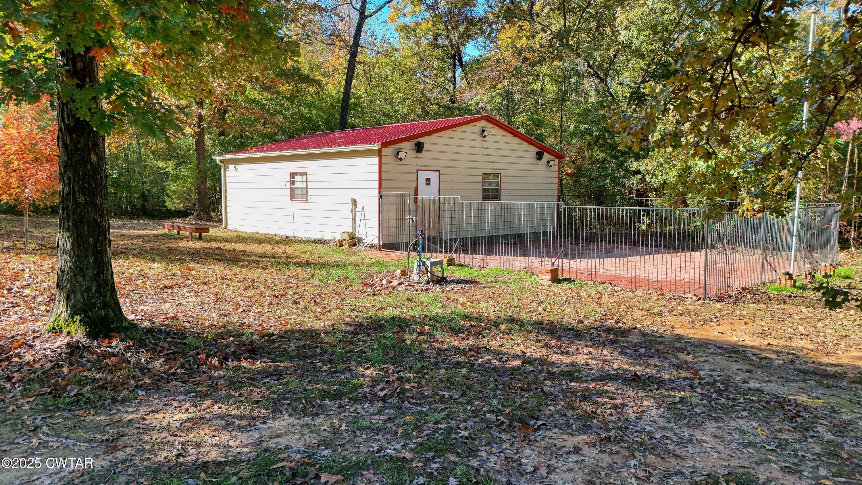 555 Brandon Road Huntingdon, TN 38344 - Photo 33 of 41 a view of backyard of the house
