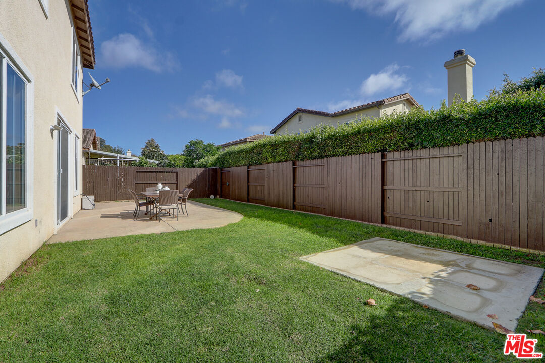 2008 Las Estrellas Court Camarillo, CA 93012 - Photo 35 of 63 a garden view with a seating space