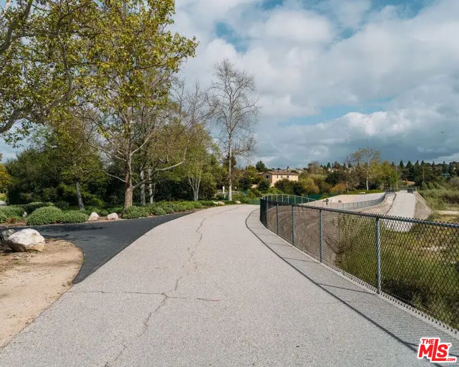 2008 Las Estrellas Court Camarillo, CA 93012 - Photo 57 of 63