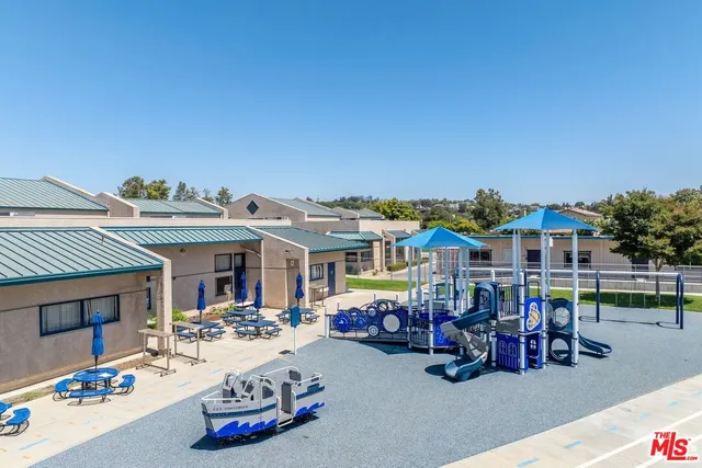 $1,275,000 | 2008 Las Estrellas Court, Camarillo, CA 93012