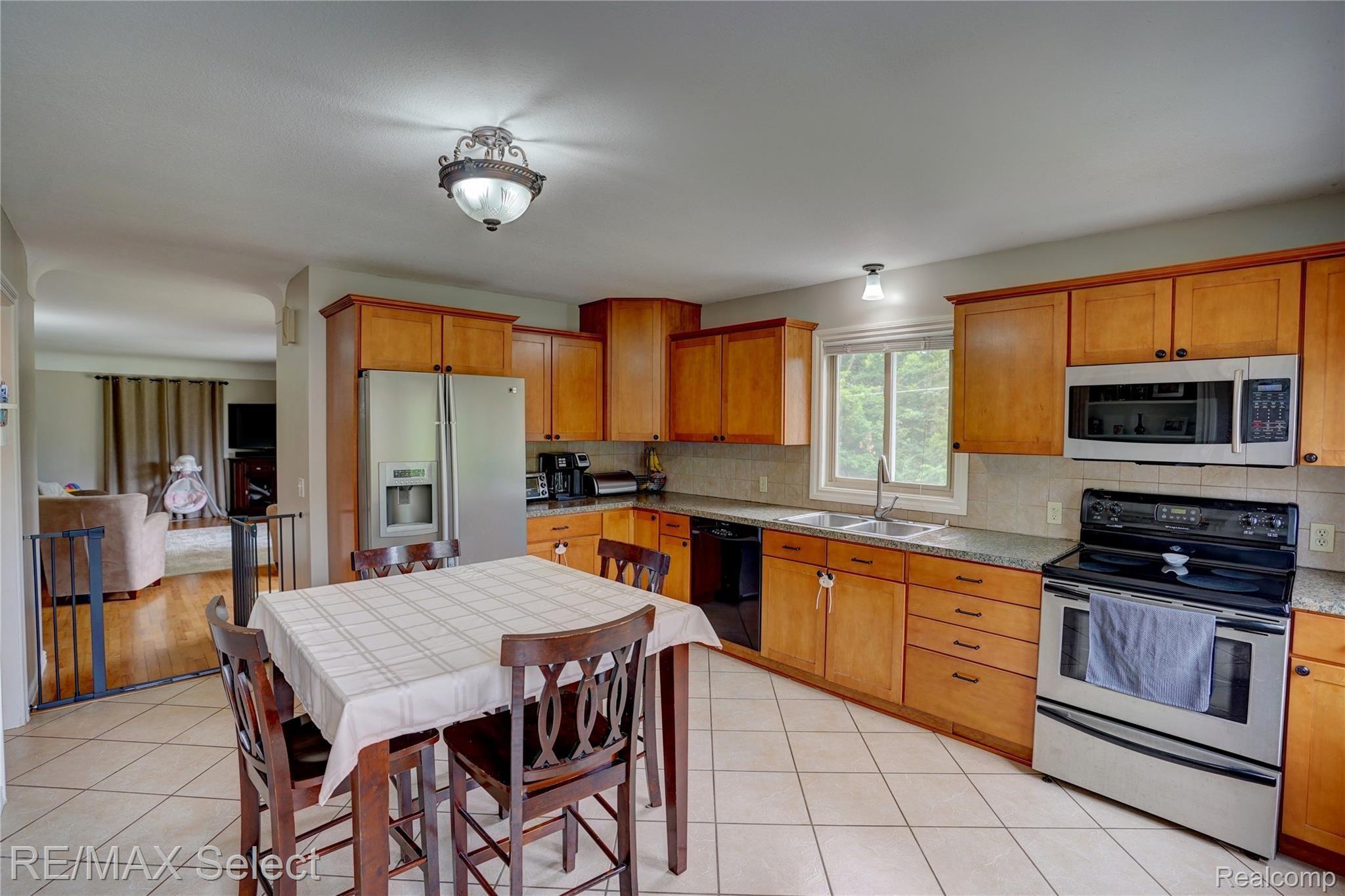 7303 East River Road Flushing, MI 48433 - Photo 14 of 30 7303 E River Road 29.jpg