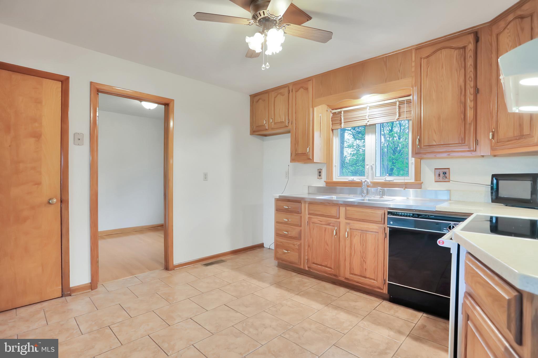 1229 Tallow Hill Road Chambersburg, PA 17202 - Photo 11 of 50 Kitchen