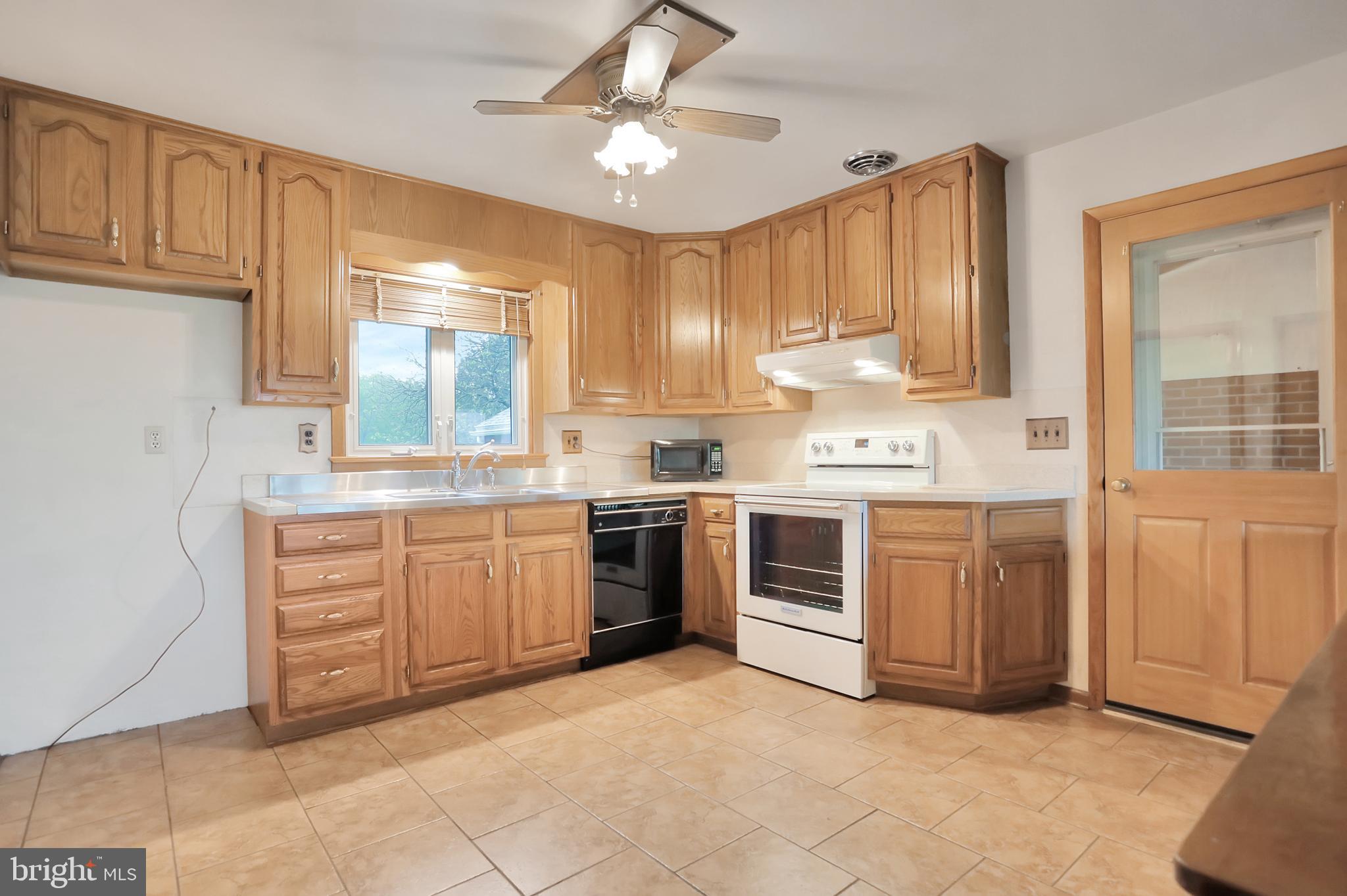 1229 Tallow Hill Road Chambersburg, PA 17202 - Photo 12 of 50 Kitchen