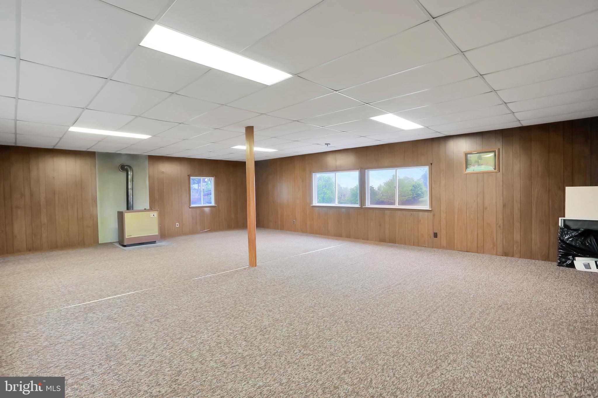 1229 Tallow Hill Road Chambersburg, PA 17202 - Photo 30 of 50 21' x 30' Great room over garage