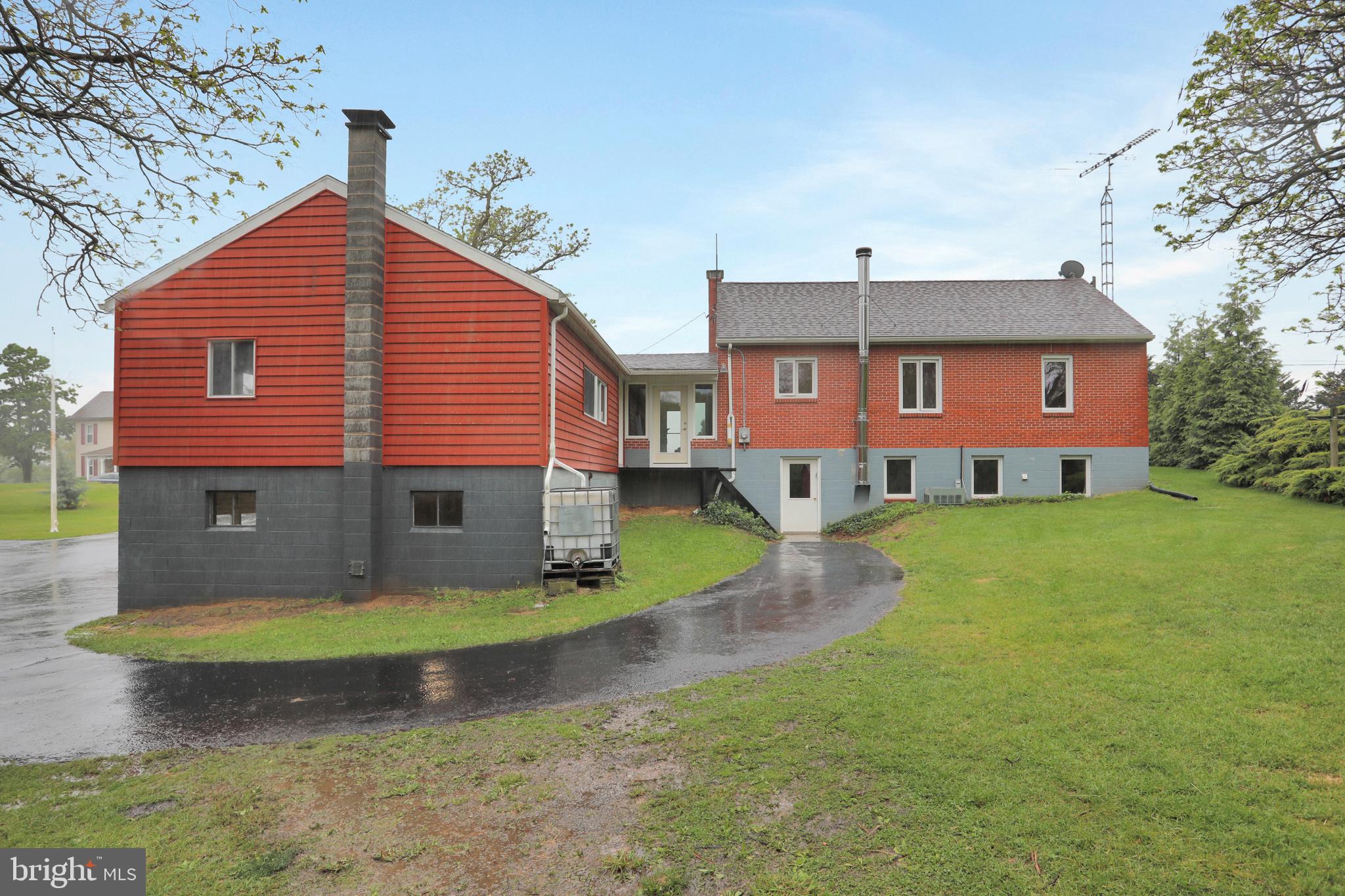 1229 Tallow Hill Road Chambersburg, PA 17202 - Photo 6 of 50 Rear and side view