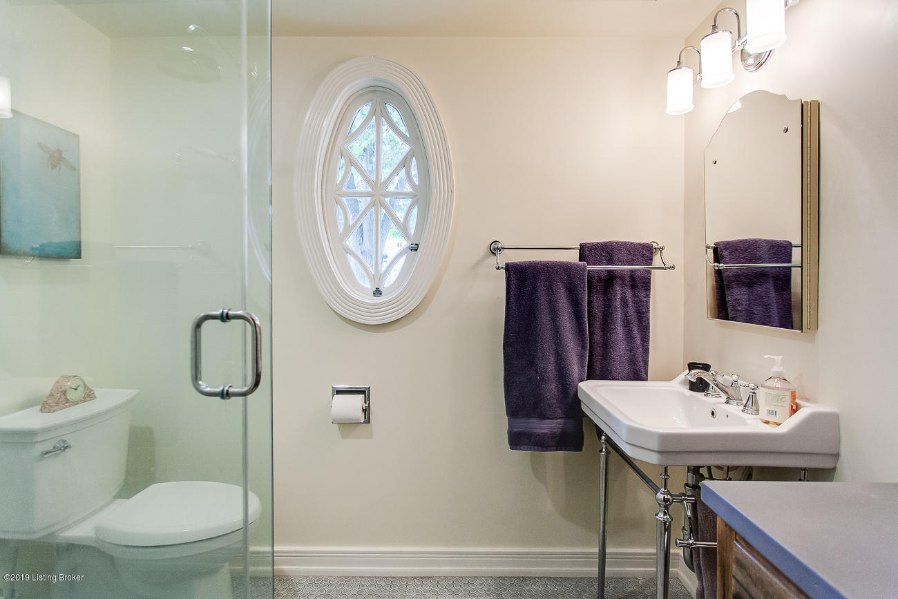 633 Upland Road Louisville, KY 40206 - Photo 20 of 41 Master Bath