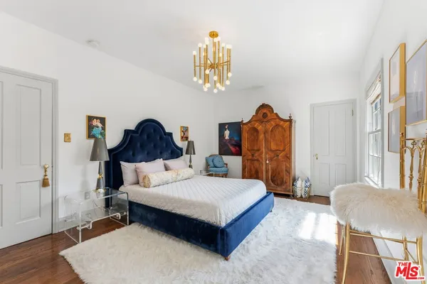 $1,295,000 | 10966 Strathmore Drive, Unit 8, Los Angeles, CA 90024