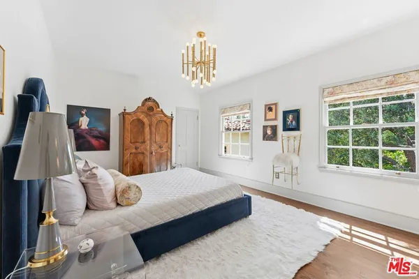 $1,295,000 | 10966 Strathmore Drive, Unit 8, Los Angeles, CA 90024