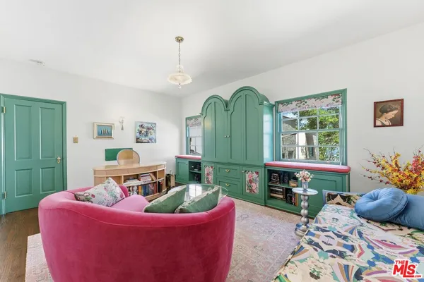 $1,295,000 | 10966 Strathmore Drive, Unit 8, Los Angeles, CA 90024