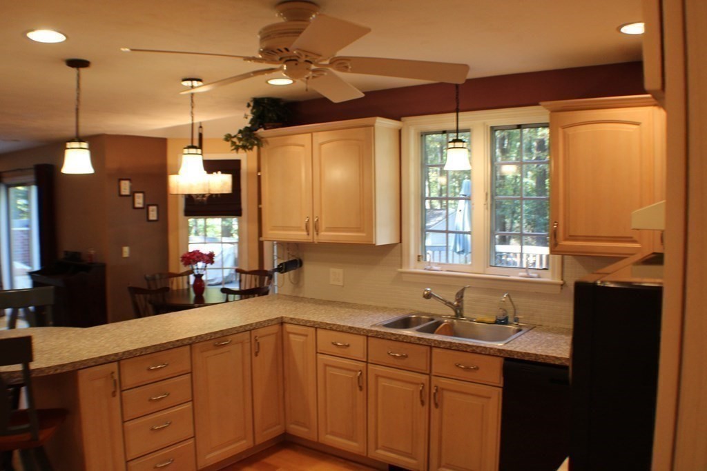 51 Smith Road Mansfield, MA 02048 - Photo 16 of 38