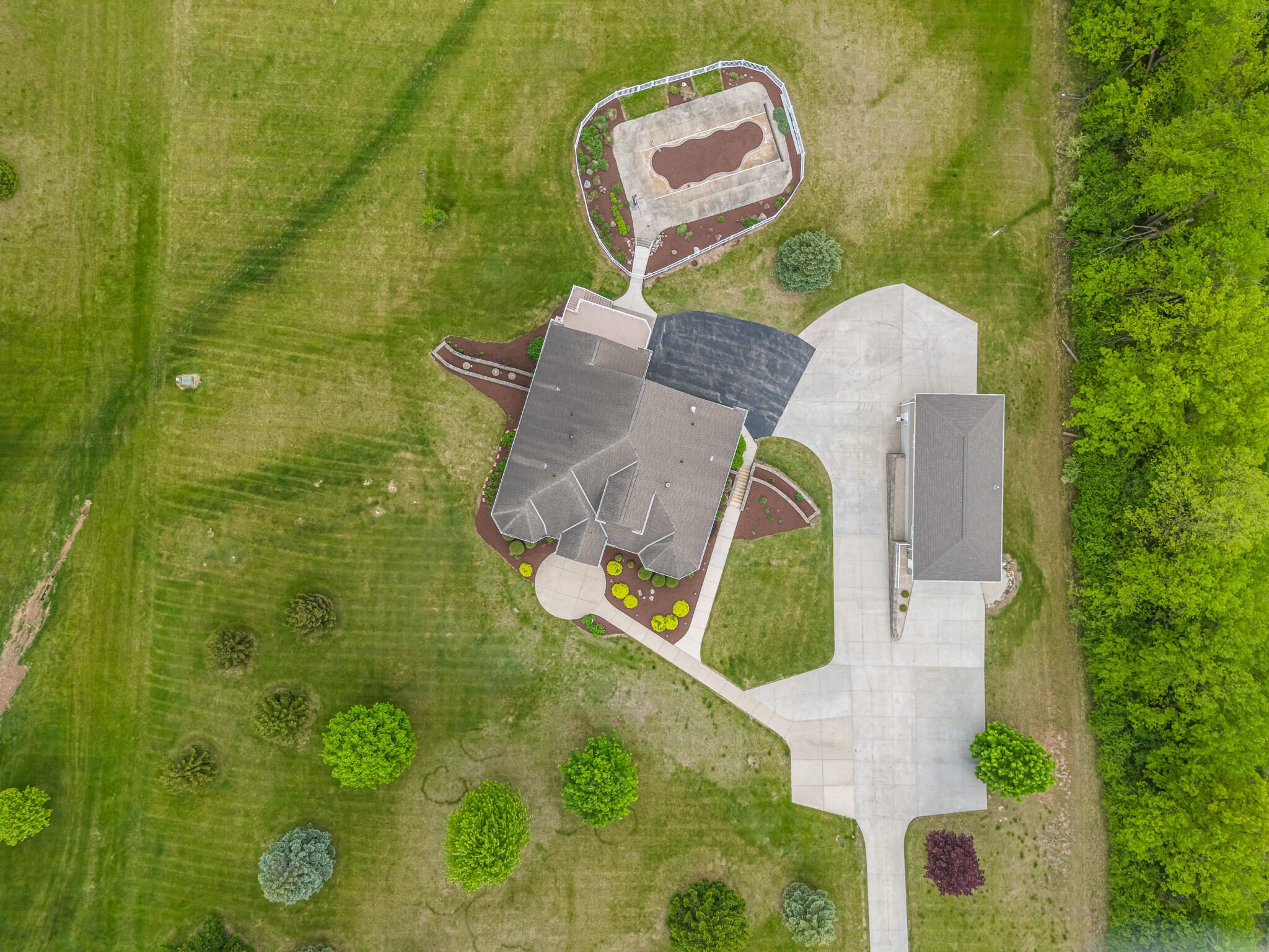 11604 North Granville Road Mequon, WI 53097 - Photo 47 of 49 Overall Aerial View