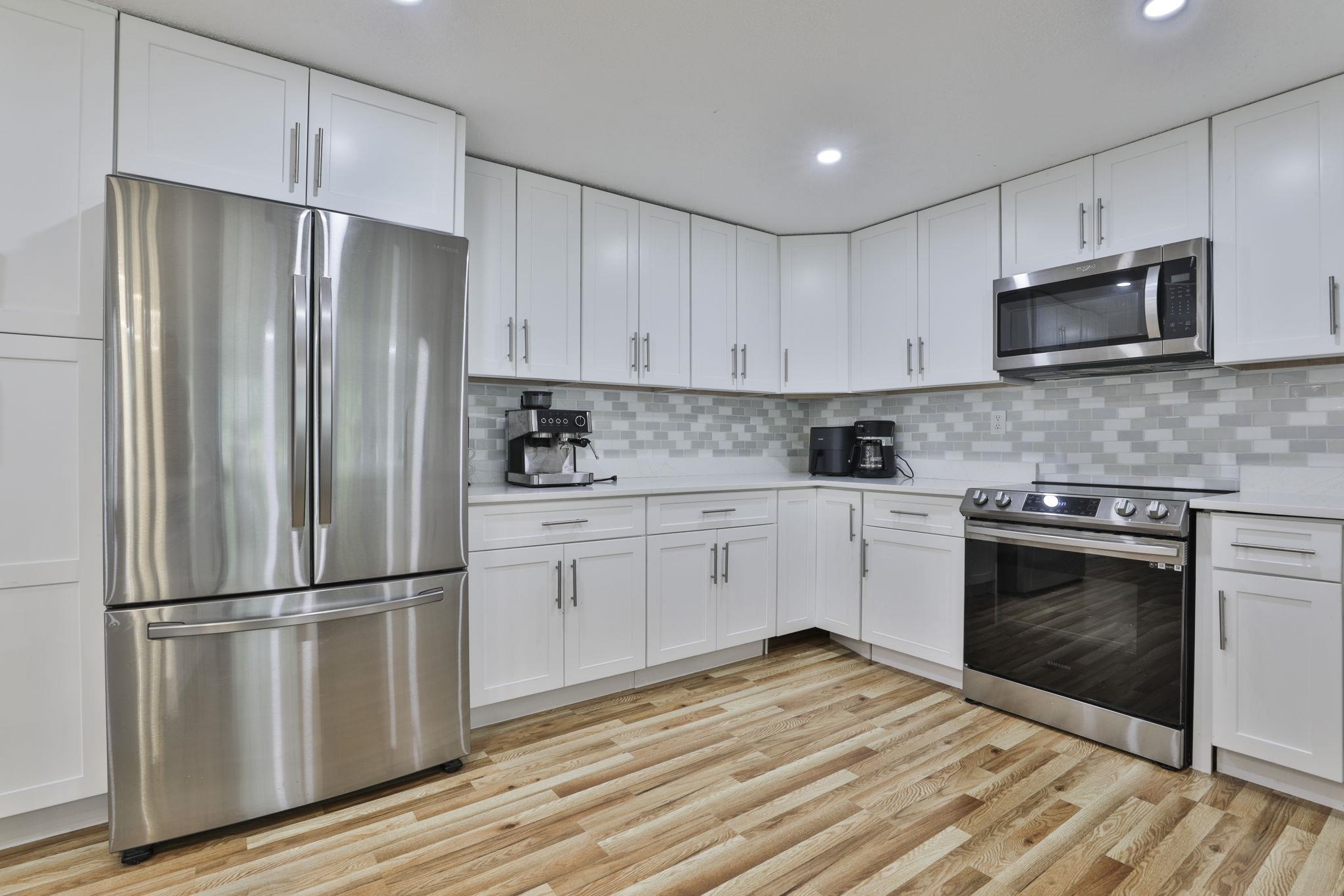 180 Back River Road Bedford, NH 03110 - Photo 14 of 36