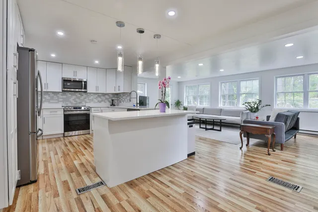 $4,000 | 180 Back River Road, Bedford, NH 03110