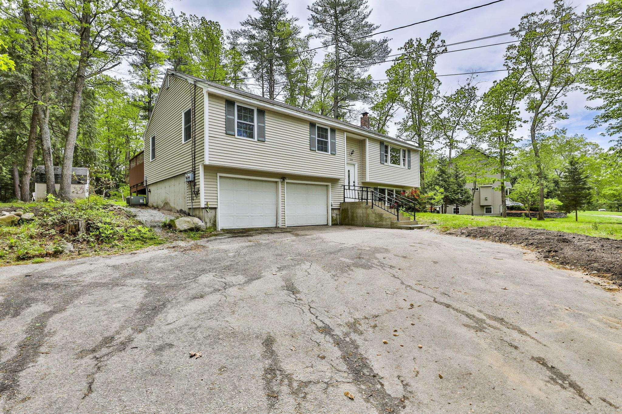 180 Back River Road Bedford, NH 03110 - Photo 3 of 36