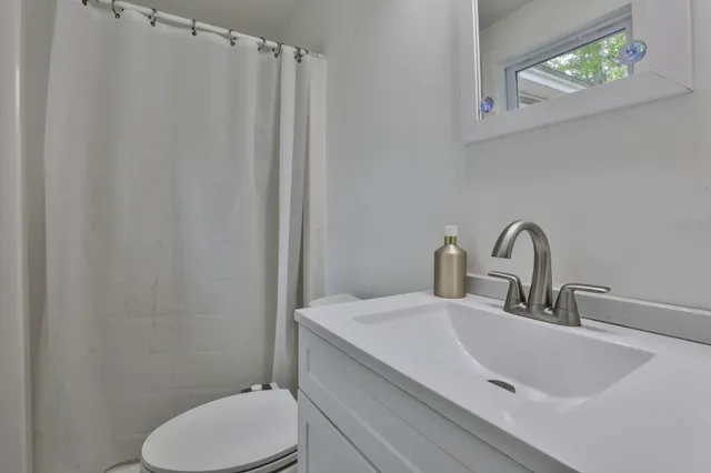 $4,000 | 180 Back River Road, Bedford, NH 03110