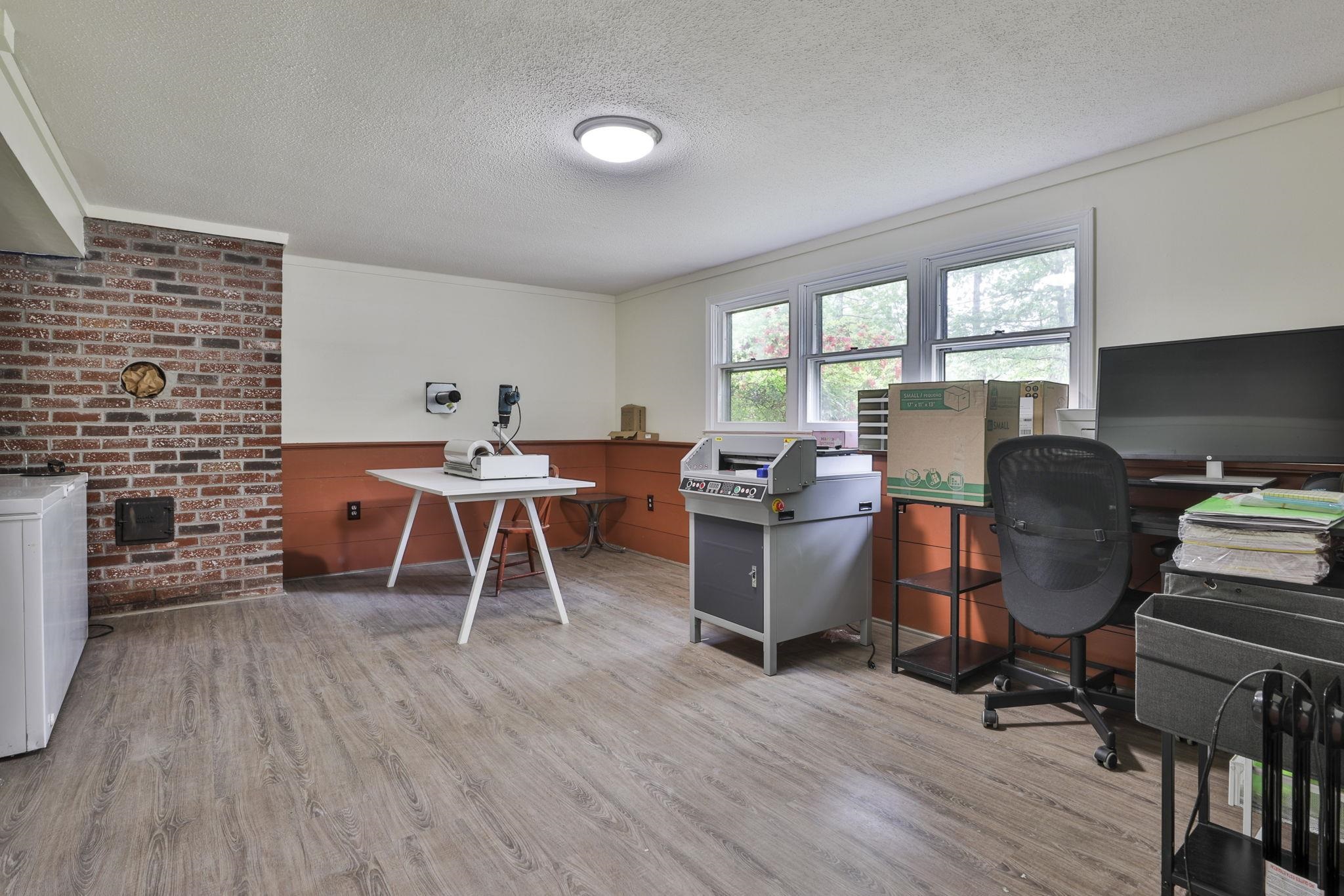 180 Back River Road Bedford, NH 03110 - Photo 33 of 36