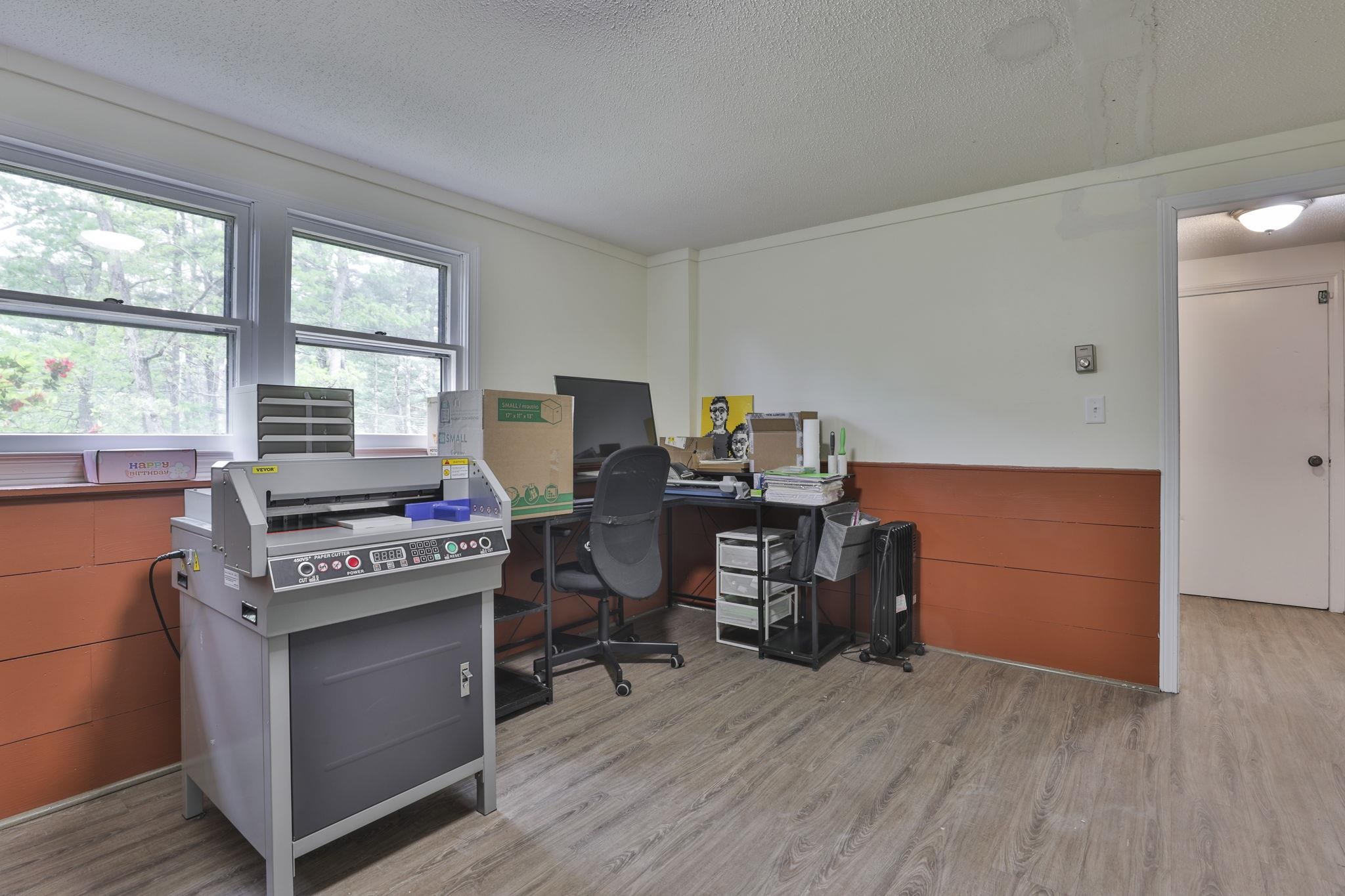 180 Back River Road Bedford, NH 03110 - Photo 34 of 36