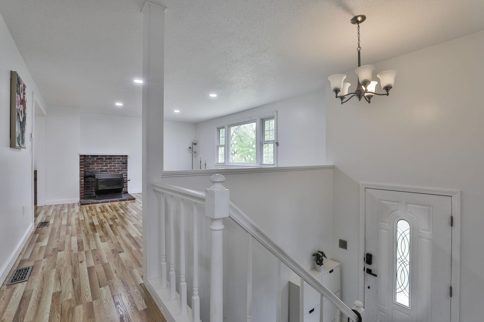 180 Back River Road Bedford, NH 03110 - Photo 8 of 36