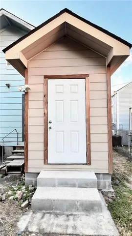 $1,200 | 1933 Eagle Street, New Orleans, LA 70118