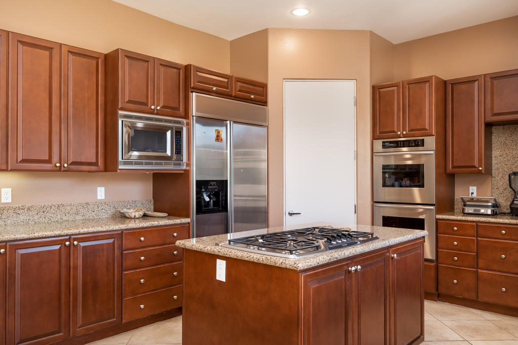 11 Varsity Circle Rancho Mirage, CA 92270 - Photo 12 of 36 11varsitycircle-lr-12