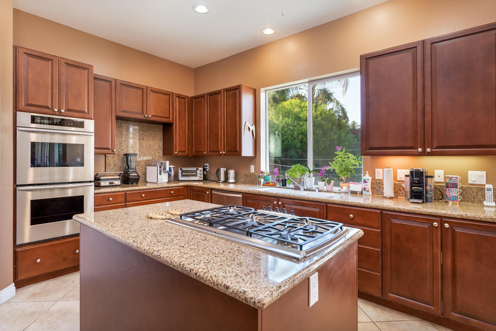 11 Varsity Circle Rancho Mirage, CA 92270 - Photo 13 of 36 11varsitycircle-lr-14