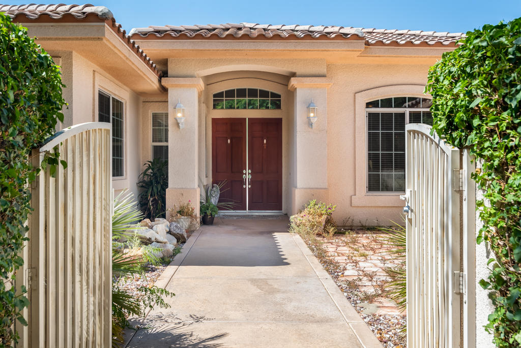 11 Varsity Circle Rancho Mirage, CA 92270 - Photo 3 of 36 11varsitycircle-lr-3