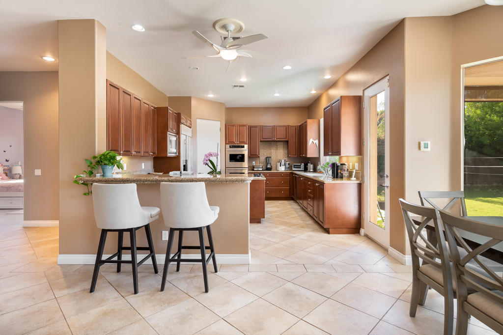 11 Varsity Circle Rancho Mirage, CA 92270 - Photo 9 of 36 11varsitycircle-lr-13