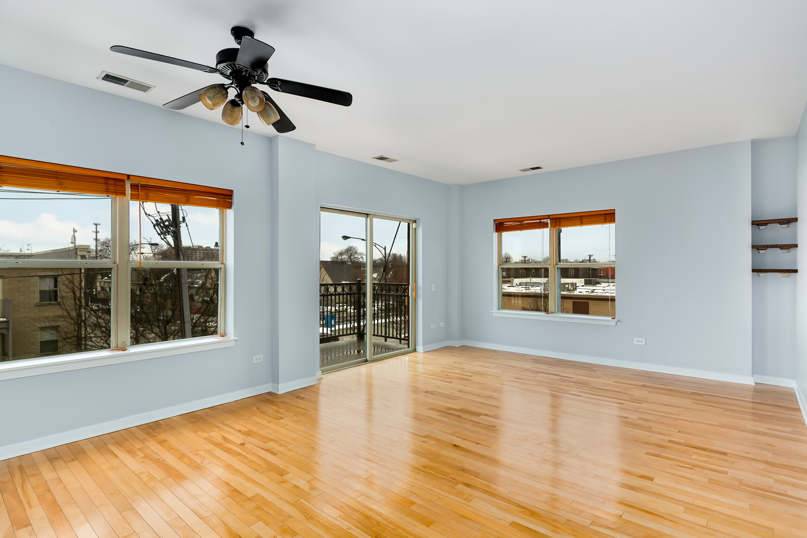 1155 West Roosevelt Road, Unit 301 Chicago, IL 60608 - Photo 2 of 23