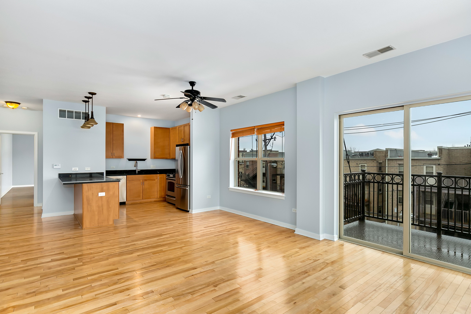1155 West Roosevelt Road, Unit 301 Chicago, IL 60608 - Photo 3 of 23