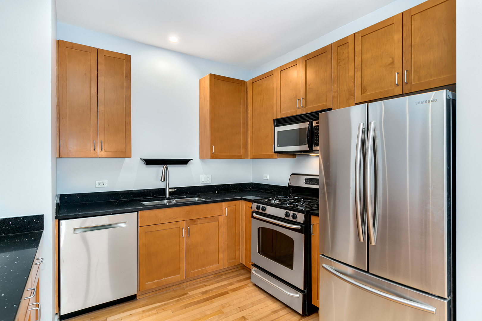 1155 West Roosevelt Road, Unit 301 Chicago, IL 60608 - Photo 6 of 23