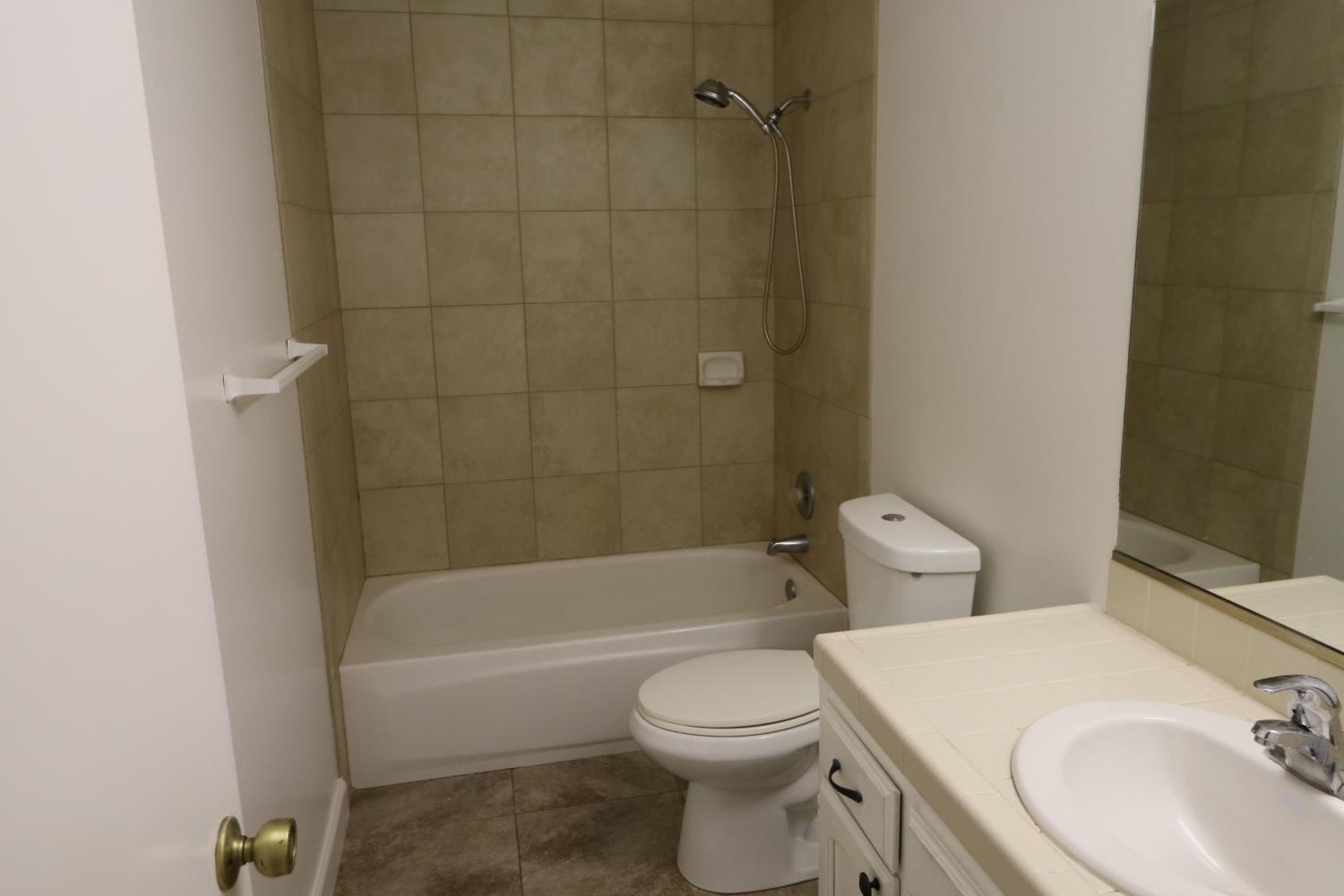 9388 North Archie Avenue Fresno, CA 93720 - Photo 12 of 18