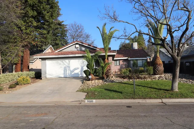 $2,300 | 9388 North Archie Avenue, Fresno, CA 93720