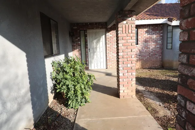 $2,300 | 9388 North Archie Avenue, Fresno, CA 93720