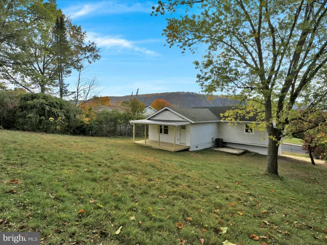$320,000 | 76 Crestview Drive, Pottsville, PA 17901