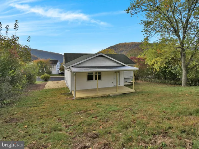 $320,000 | 76 Crestview Drive, Pottsville, PA 17901